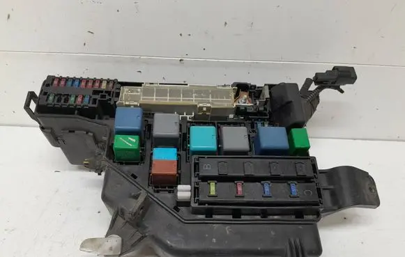 Toyota Prius (XW20) Fuse box set 