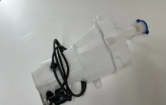 KIA Ceed Windshield washer fluid reservoir/tank 98610J7000 98610