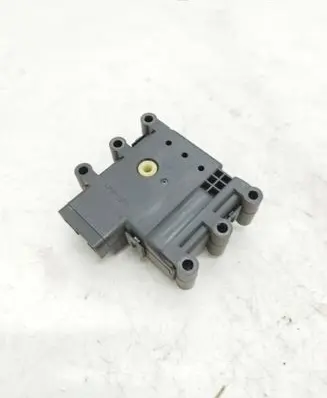 Mazda 3 I Air flap motor/actuator 6718e