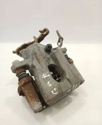 Toyota Prius (XW50) Rear brake caliper