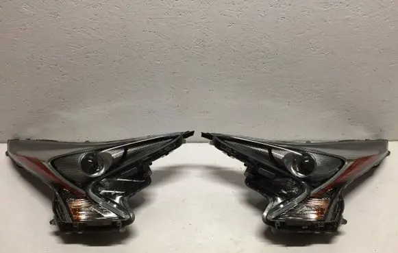 Toyota Prius (XW50) Headlights/headlamps set 