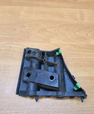 Volvo V40 Front bumper mounting bracket 31425110