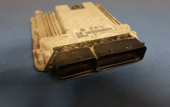 Skoda Octavia Mk2 (1Z) Engine control unit/module 03G906016K 1039S07818 0281012237