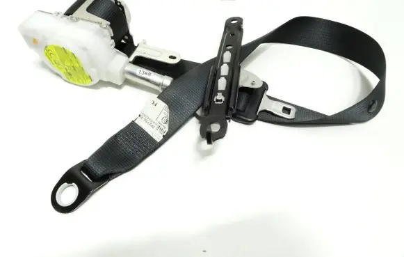 Toyota Auris E180 Front seatbelt 7P2770P 069676