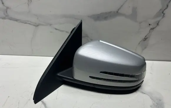 Mercedes-Benz A W176 Front door electric wing mirror A1768105916