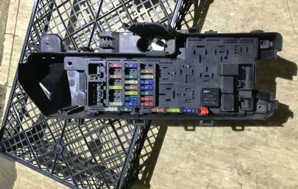 Volvo V70 Fuse box set 9494210