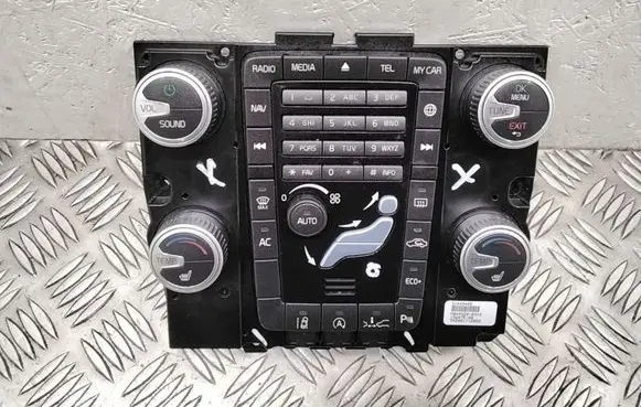 Volvo V70 Climate control unit 31443425 M0445200315