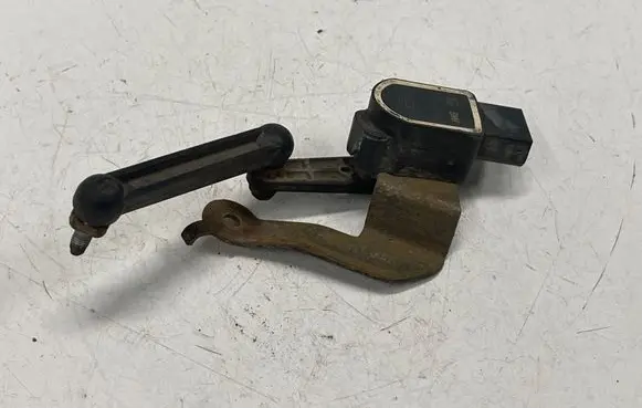 BMW 3 E90 E91 Front height sensor lever 6763735 1223