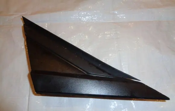 Fender trim (molding)