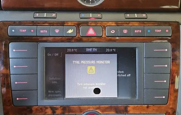 Radio/CD/DVD/GPS head unit