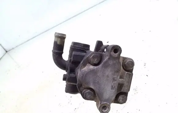 Volkswagen Transporter - Caravelle T5 Power steering pump