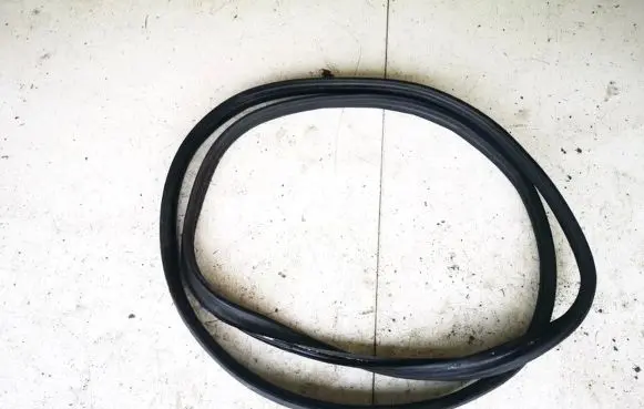 Mercedes-Benz ML W164 Rubber seal rear door a1647400778
