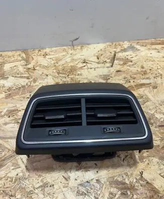 Audi RS7 C8 Rear air vent grill 4k0819203a 4k0863915