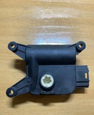 Volkswagen PASSAT B7 USA Intake manifold valve actuator/motor 0132801362 C3173