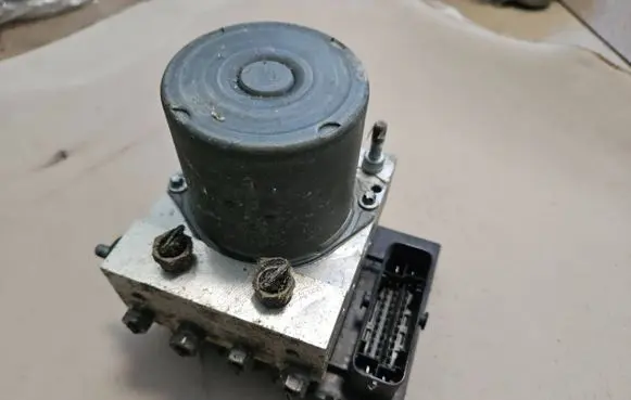 Peugeot 308 ABS Pump 0265951134 9666093280