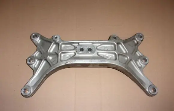 Maserati Ghibli Gearbox mounting bracket 670001738