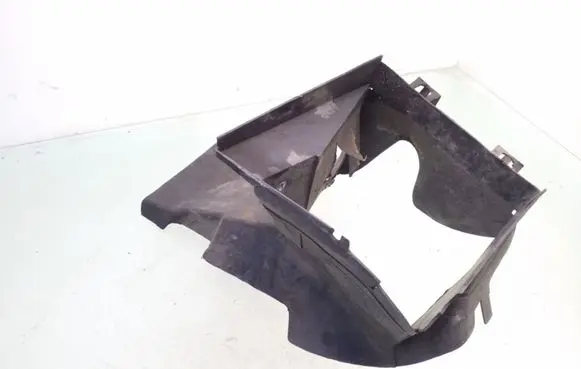 Volkswagen PASSAT B5.5 Intercooler air channel guide 3B0121467C