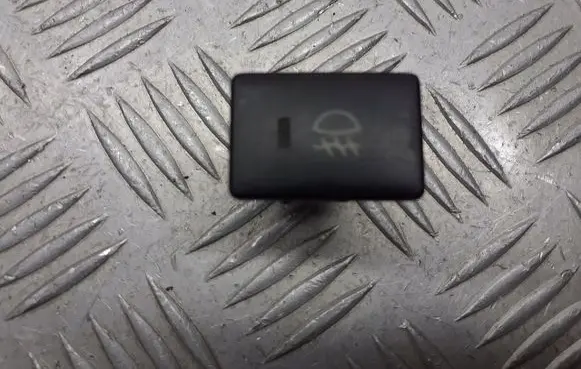 Toyota Yaris Fog light switch 15C032