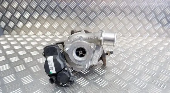 Toyota Auris 150 Turbo 172010N042