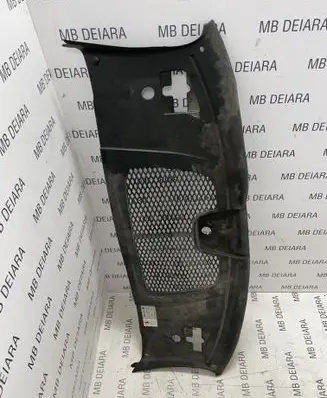 Engine bonnet/hood lock trim molding