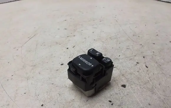 Toyota Avensis T250 Wing mirror switch 183575