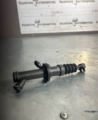 Renault Captur Clutch slave cylinder 306105773R
