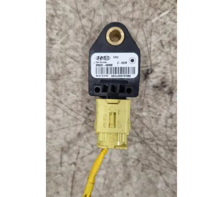 Hyundai i30 Airbag deployment crash/impact sensor 95920A6000 A6HLA5NY57060