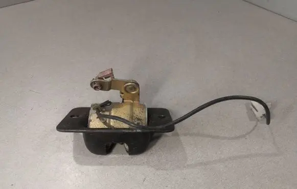 Loading door lock