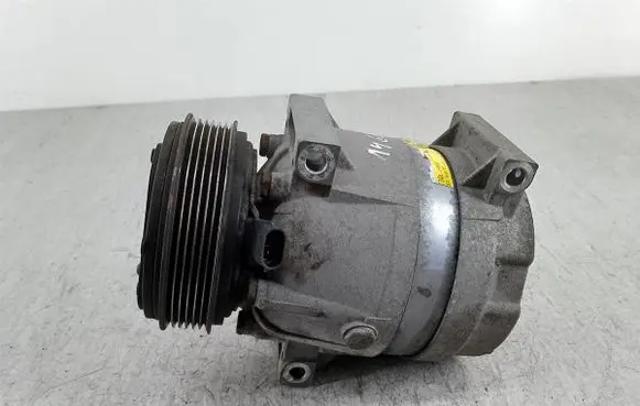 Renault Scenic I Air conditioning (A/C) compressor (pump) 1135309J639