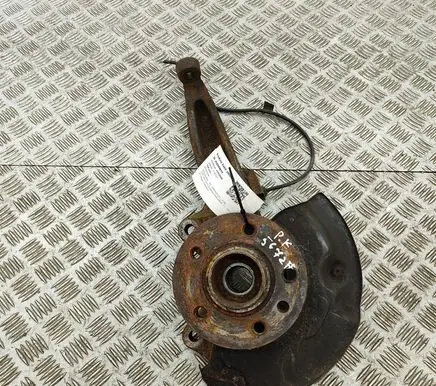 Front wheel hub