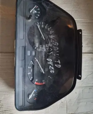 BMW 5 E34 Speedometer (instrument cluster) 9220300980 8361120