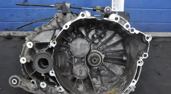 Volvo V40 Manual 6 speed gearbox GU1R7002BEB
