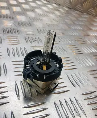Mercedes-Benz E W211 Xenon bulb 084533
