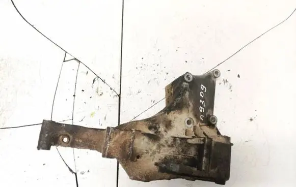 Volkswagen Transporter - Caravelle T4 Engine mounting bracket 074145169f