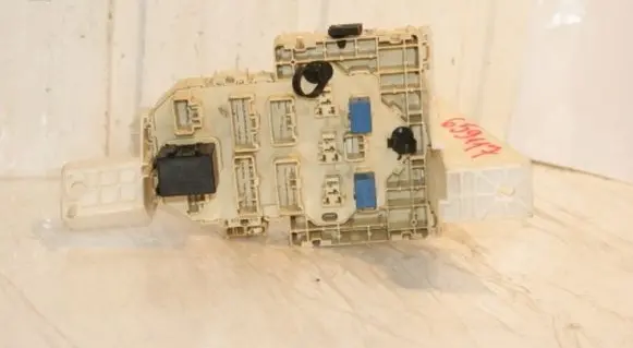 Suzuki SX4 Fuse module 3678075K21 3677075K30