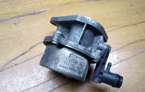 Renault Laguna II Vacuum pump 8200072985 72238908F