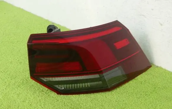Volkswagen Golf VIII Rear/tail lights 5H0945096C