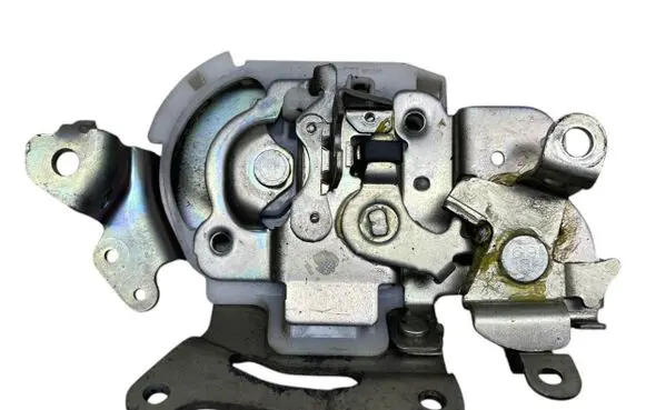 Dacia Dokker Rear door lock 825027108R