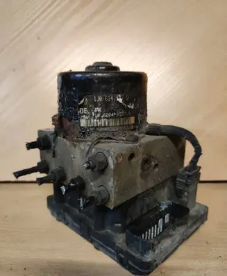 Volkswagen Golf IV ABS Pump 1J0907379P MLS9H0401P 5WK8476