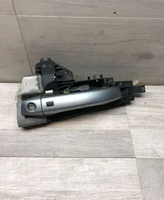 Front door exterior handle/bracket