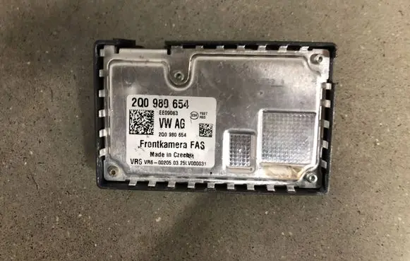 Volkswagen Crafter Windshield/windscreen camera 2Q0980654 EE09083