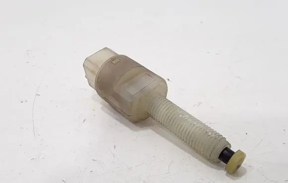 Volkswagen PASSAT B5.5 Brake pedal sensor switch