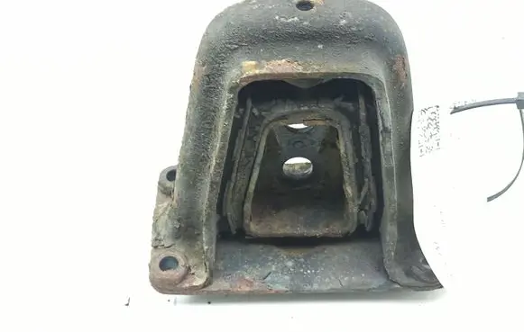 Mercedes-Benz 380 560SEC C126 Rear differential/diff mount bracket 