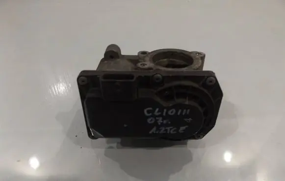Renault Clio III Throttle body valve 8200578645