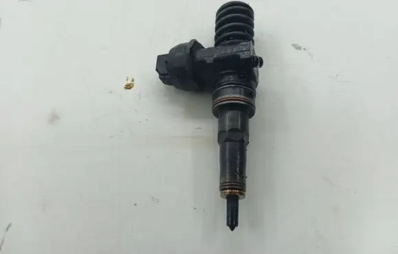 Audi A4 S4 B6 8E 8H Fuel injector 0414728037