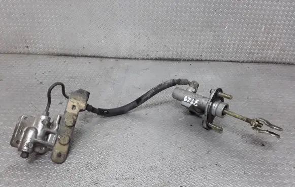 Mitsubishi Grandis Clutch master cylinder