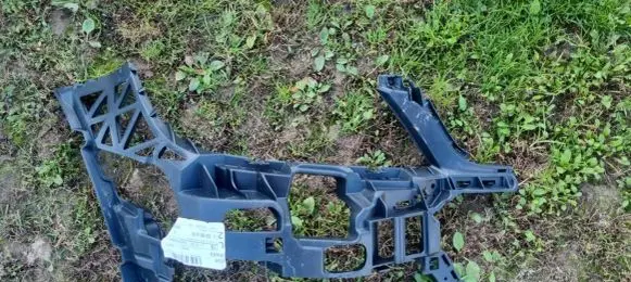 Mercedes-Benz C W204 Front bumper mounting bracket A2048854265
