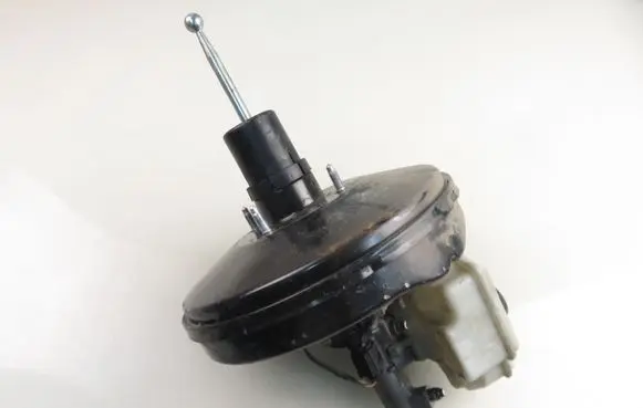 Volkswagen Jetta VI Brake booster 1K1614106BD