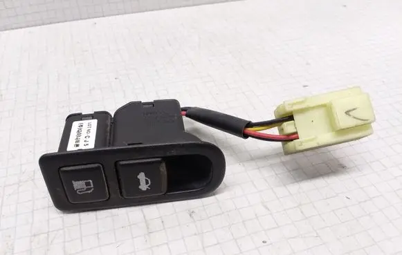Hyundai Sonata Tailgate opening switch 935553K000