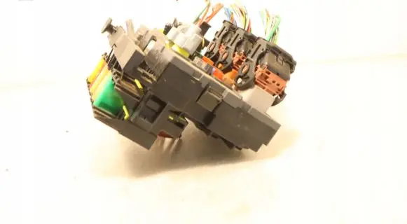 Peugeot 5008 Fuse box set 9667044980